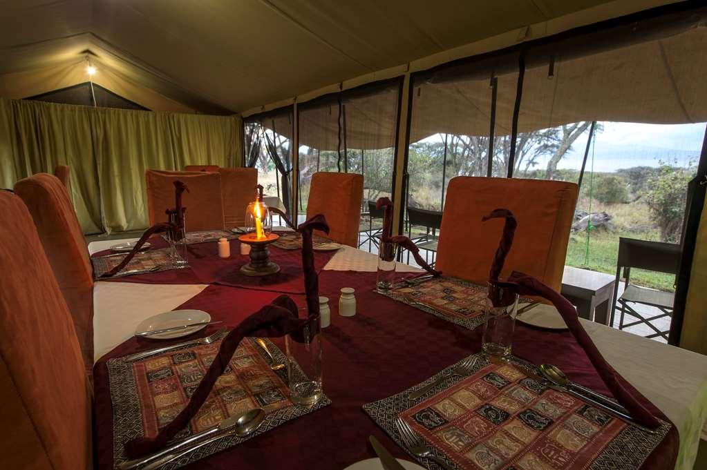 Karibu Camps And Lodges Lions Paw Ngorongoro Karatu Restaurace fotografie